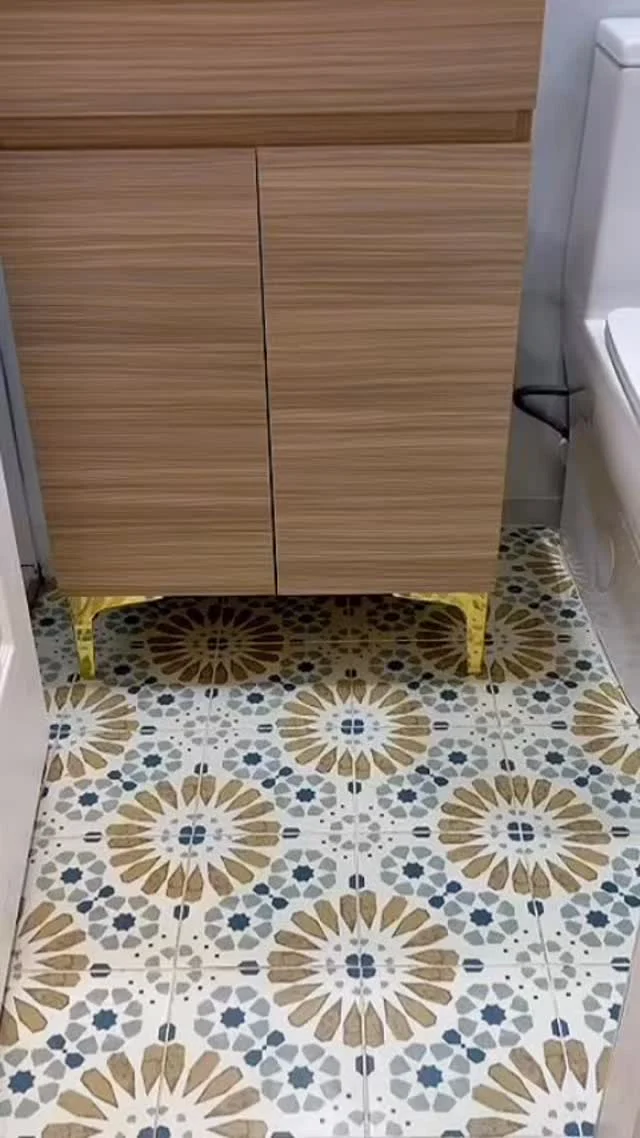 ¡El baño de tus sueños empieza aquí! 🛁✨

Si estás listo para darle a tu baño ese cambio que tanto necesita, en A1A Decorations tenemos todo lo que buscas. Desde los vanities más modernos, elegantes y funcionales, hasta cada uno de los materiales esenciales para tu remodelación completa.
No dejes tu proyecto para después. ¡Haz que cada rincón de tu hogar luzca espectacular!

📍 Visítanos en nuestro showroom o contáctanos hoy mismo.

📥 Comenta “CATÁLOGO” aquí abajo o escríbenos al DM para enviarte todas nuestras opciones y precios directamente a tu celular. 📲