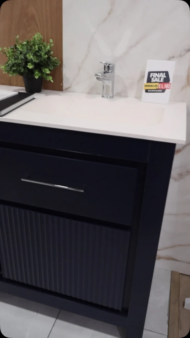 Visita nuestro showroom aquí te dejamos algunos de nuestros VANITIES ideales para la decoración de tus bathrooms 🛀🚽🚪

@a1adecorations 
#vanities 
#bathbombs